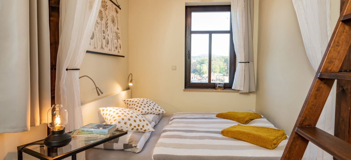 Innenaufnahme Schlafnische mit Doppelbett