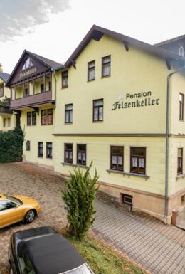 Außenaufnahme Gebäude Pension Felsenkeller